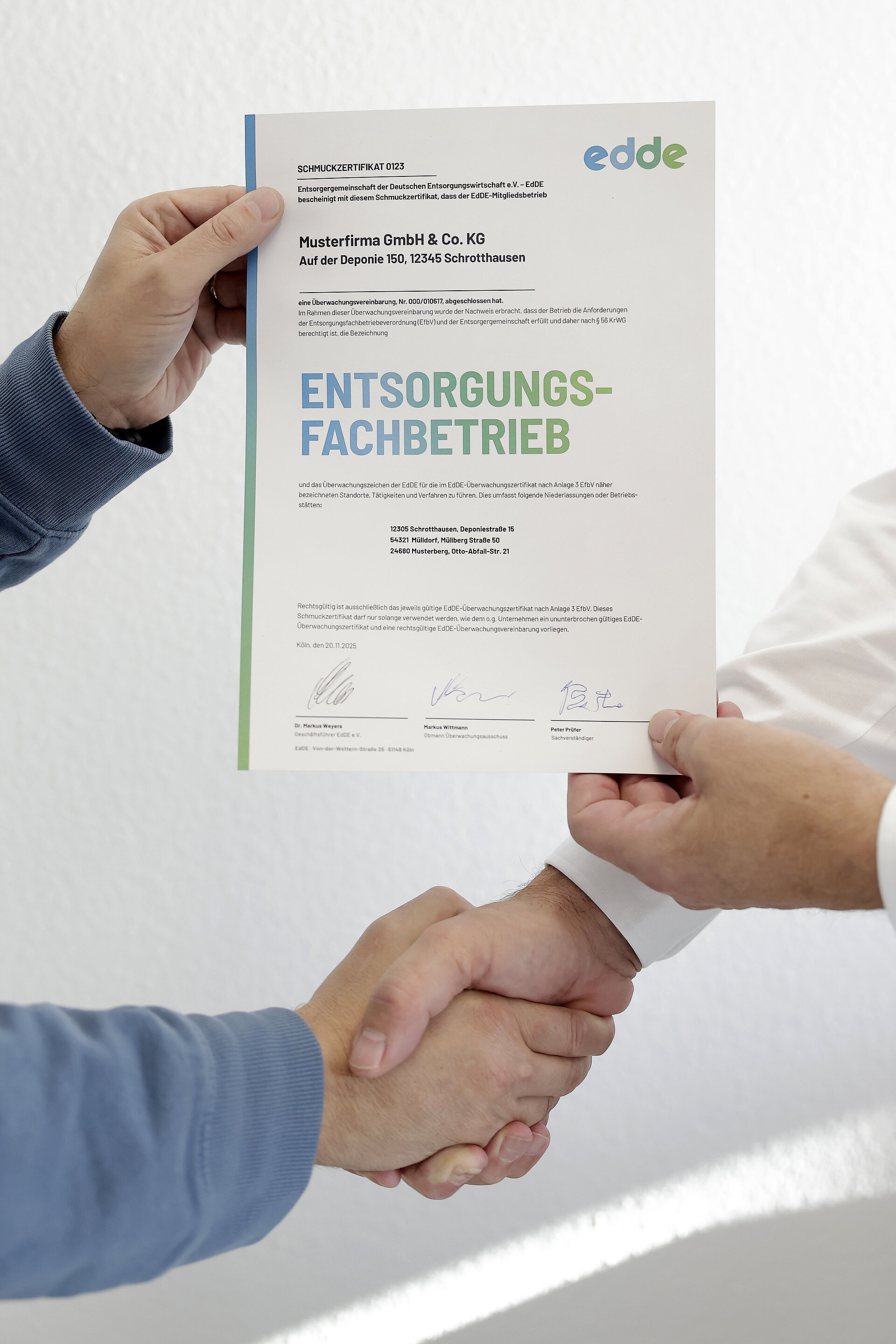 Schmuckzertifikatübergabe